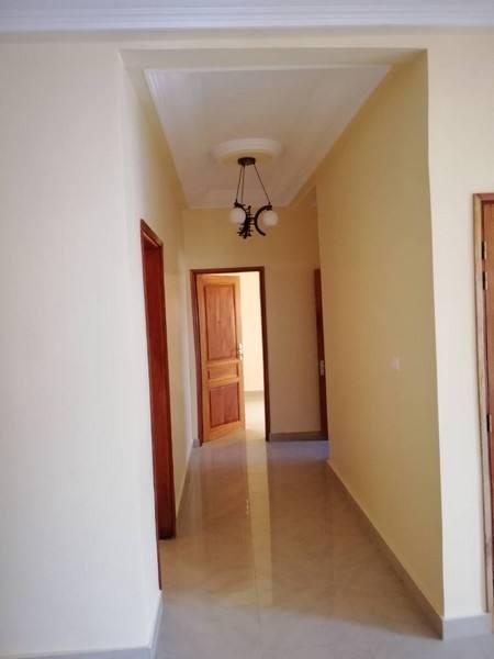 Chambre simple à Ouakam, proche pharmacie